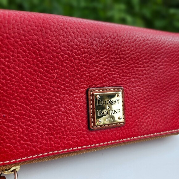 Dooney & Bourke Red Pebble Leather Wallet Clutch Pre-owned - Picture 4 of 8